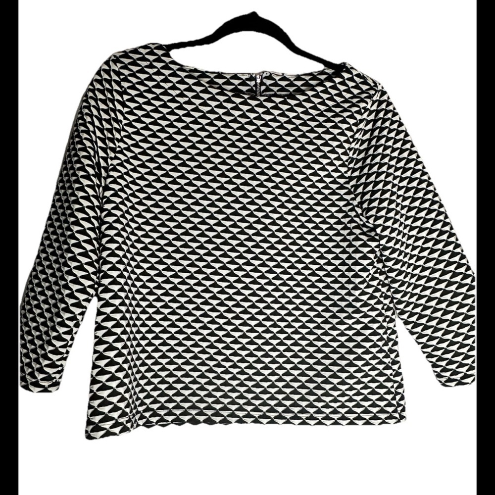 Chico's Women’s Black White jacquard wide neck short top Sz Small